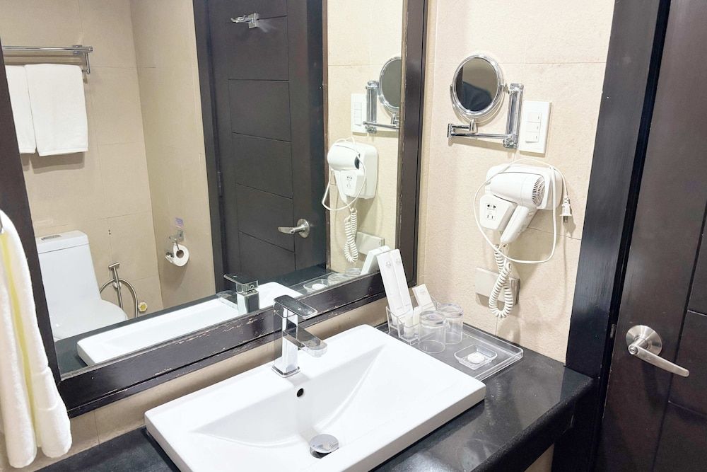 The Muse Hotel Boracay Standard Twin Room 9