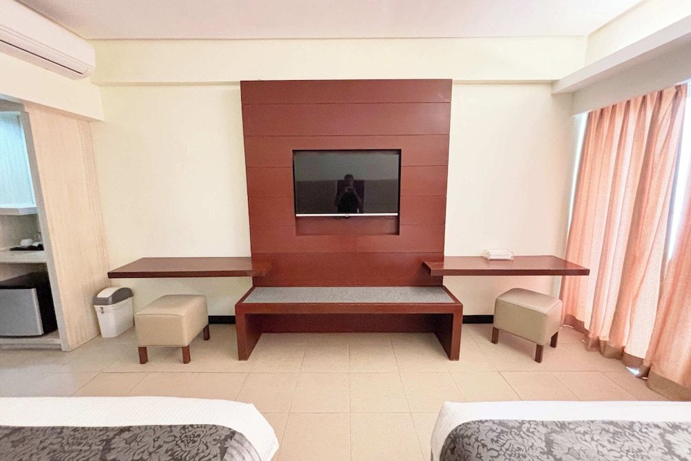 The Muse Hotel Boracay Deluxe Twin Room 16