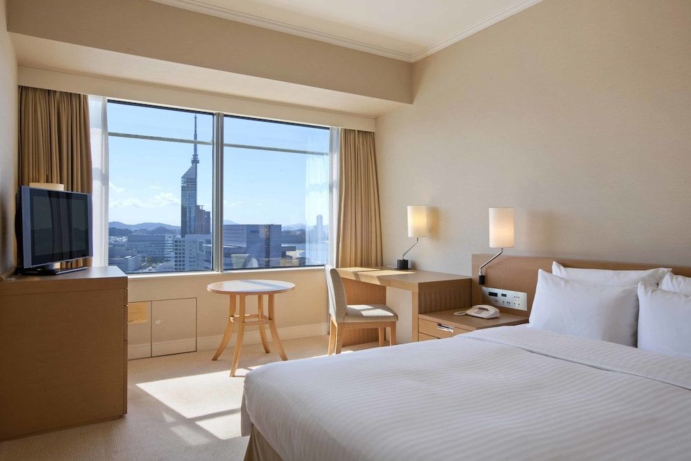 Single Hilton Guestroom