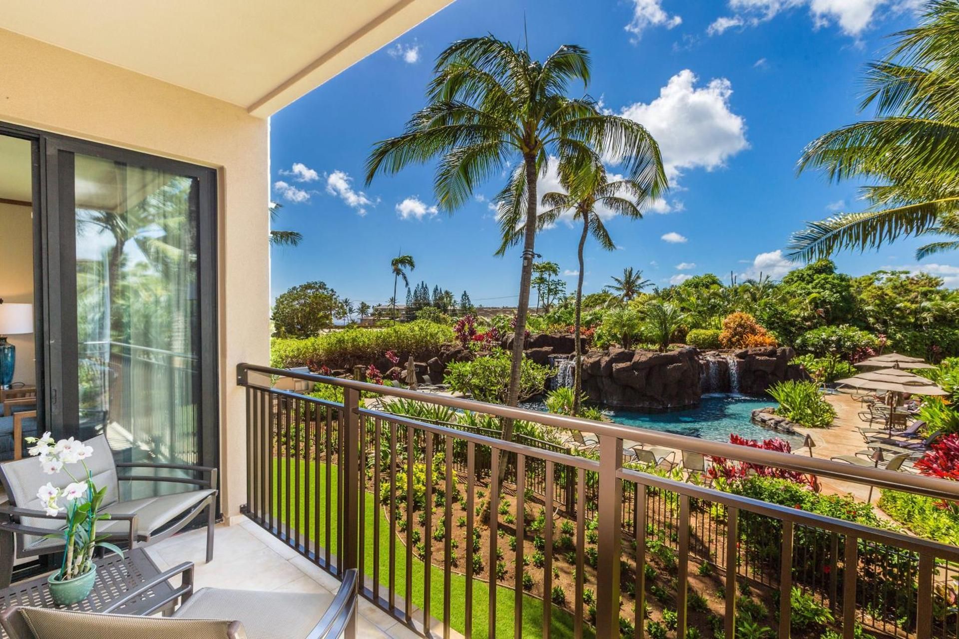 One-Bedroom King Villa with Sofa Bed/Island View/Balcony - Mobility/Hearing Accessible with Tub