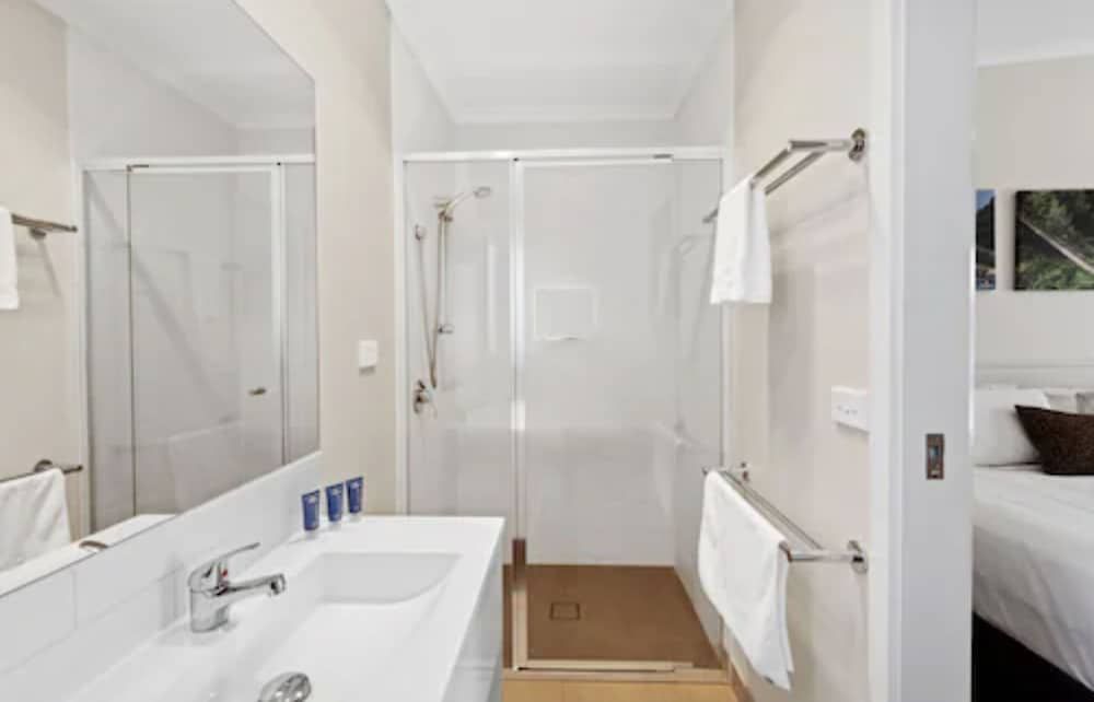 Discovery Parks - Melbourne Superior 3 Bedroom Cabin 4