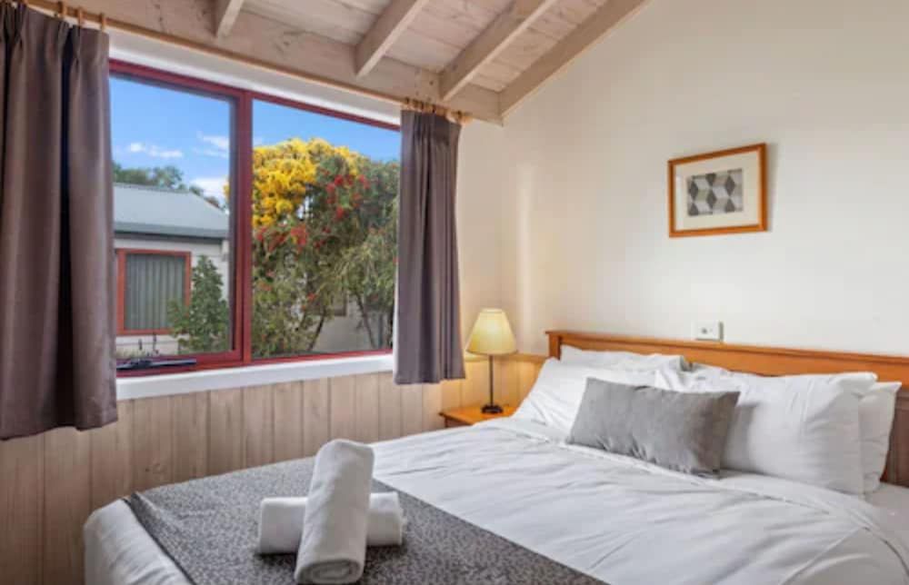 Discovery Parks - Melbourne Superior 3 Bedroom Cabin