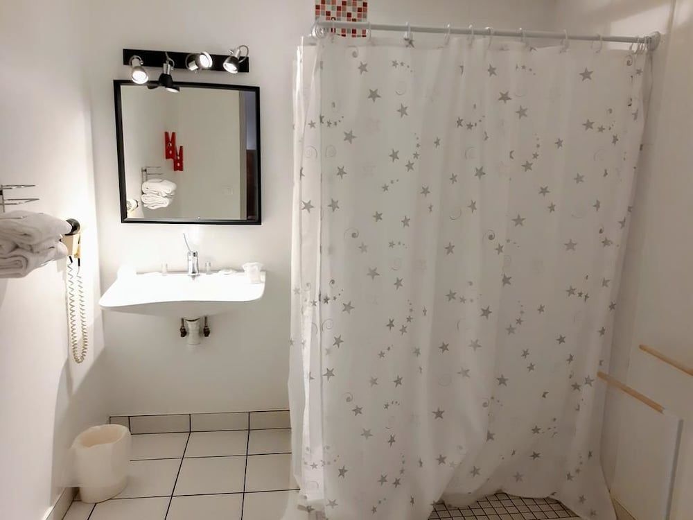 Brit Hotel Besançon L'Horloge Standard Triple Room