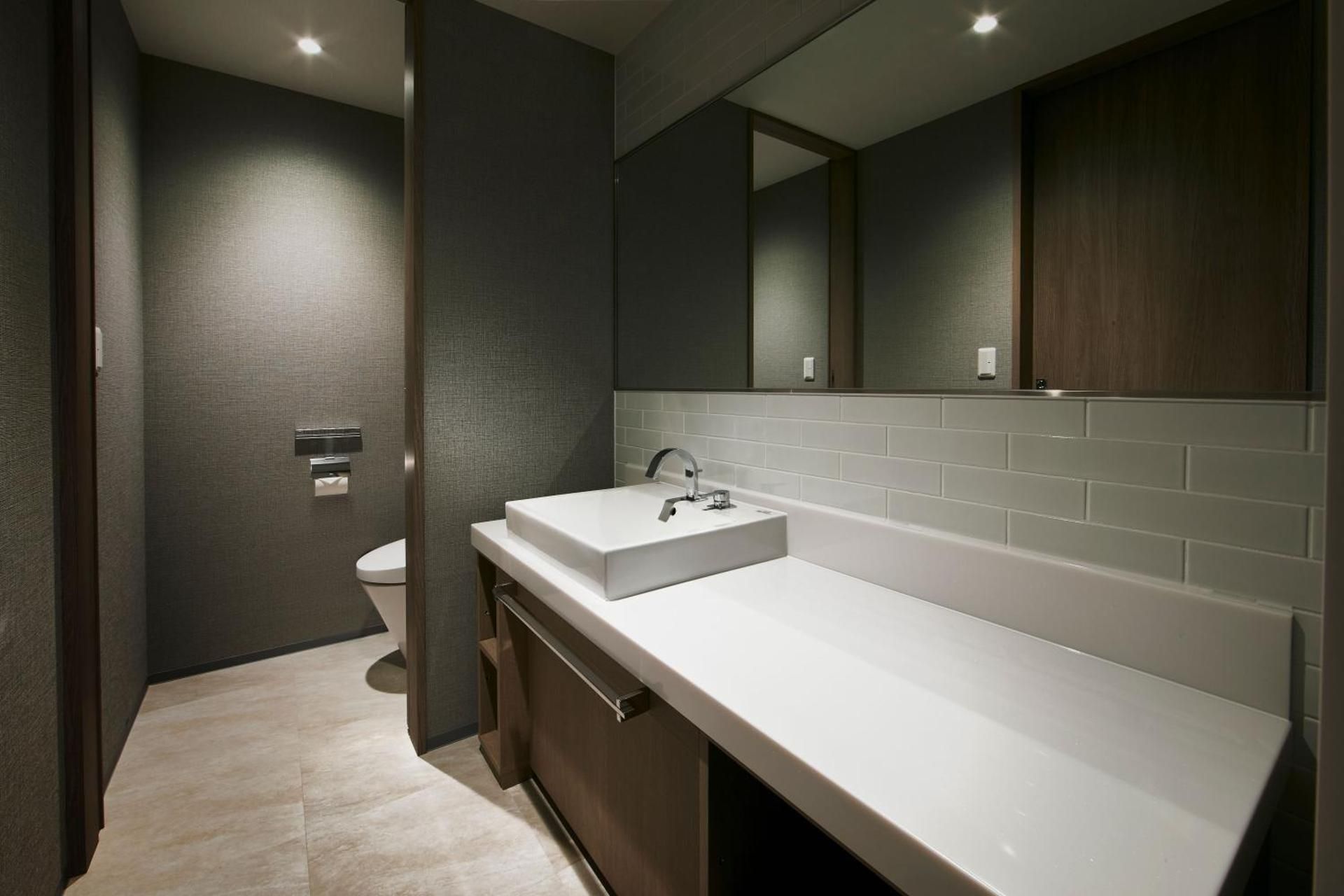 Standard Floor Deluxe Corner Twin