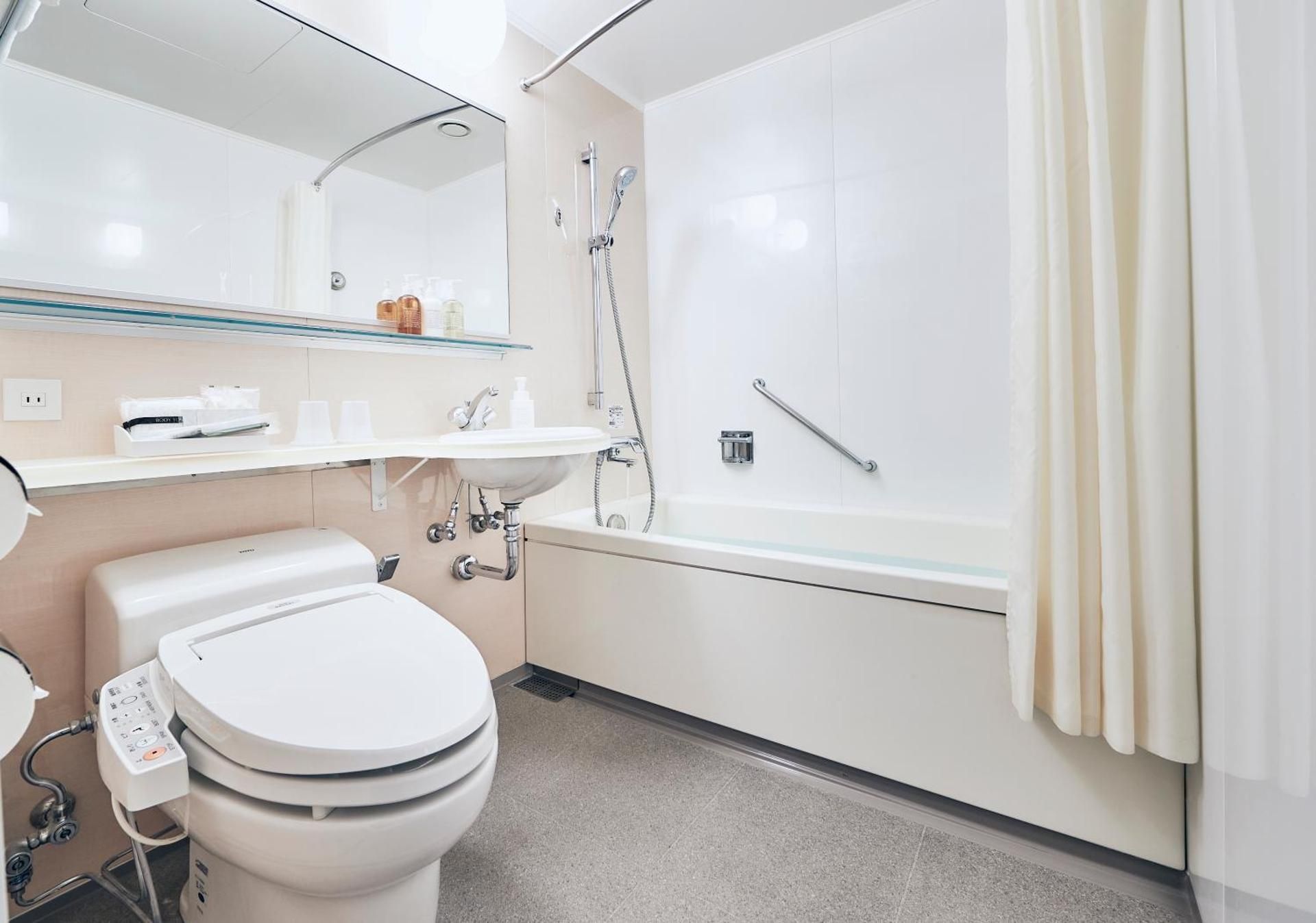 Standard Hollywood Twin Room B - Non-Smoking