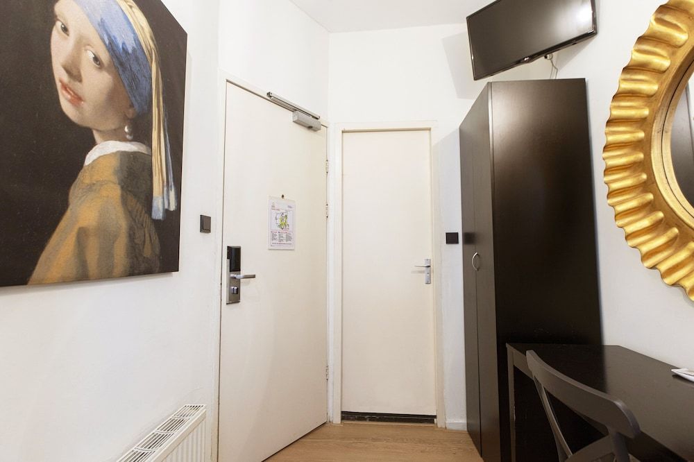 Quentin Amsterdam Hotel Double Room, 1 Double Bed, Private Bathroom (small) 6
