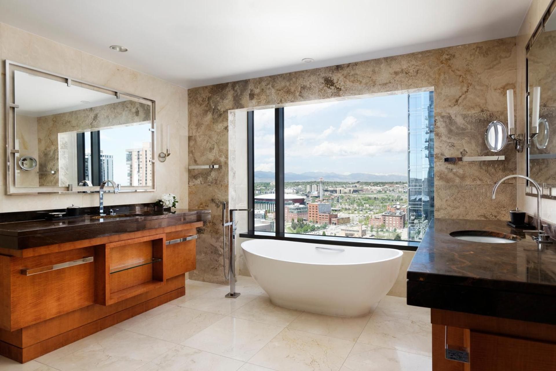 Premier Suite king bed