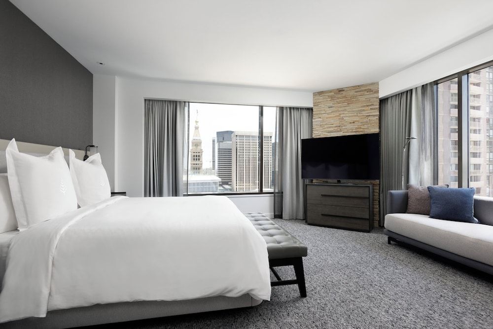 Executive Suite, 1 King Bed, Accessible