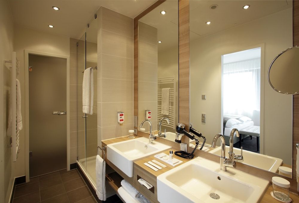 undefined H4 Hotel Berlin Alexanderplatz 9