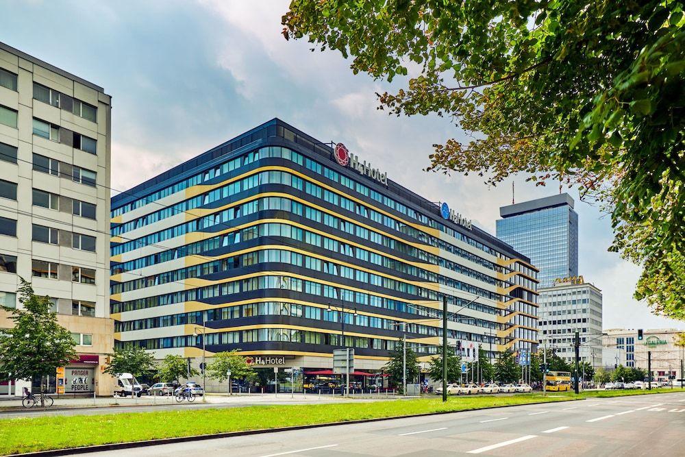 undefined H4 Hotel Berlin Alexanderplatz