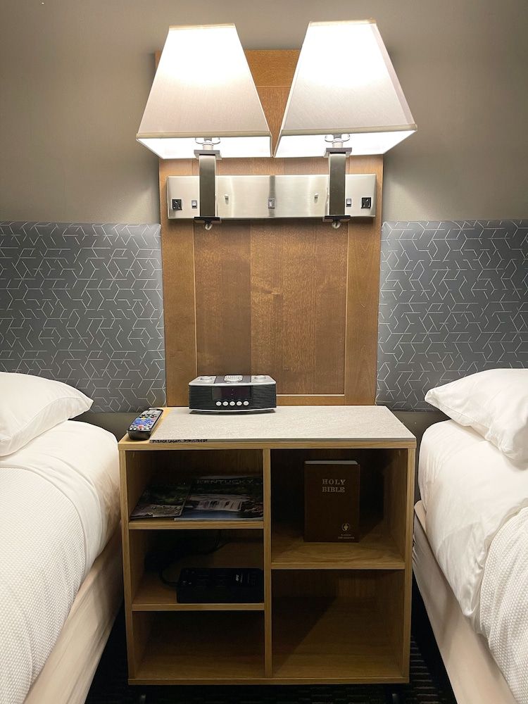 Regency Inn Premium Double Room, 2 Double Beds, Refrigerator & Microwave 20