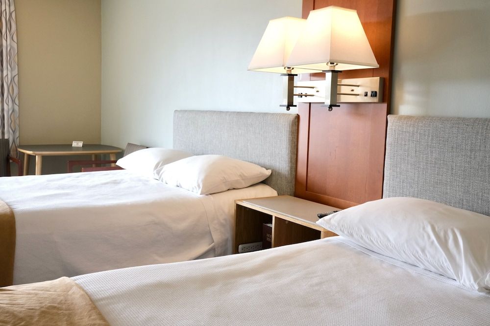 Regency Inn Premium Double Room, 2 Double Beds, Refrigerator & Microwave 8