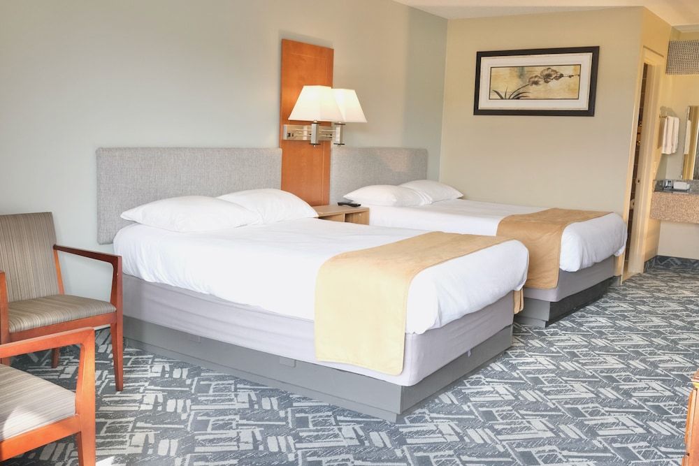 Regency Inn Premium Double Room, 2 Double Beds, Refrigerator & Microwave 6