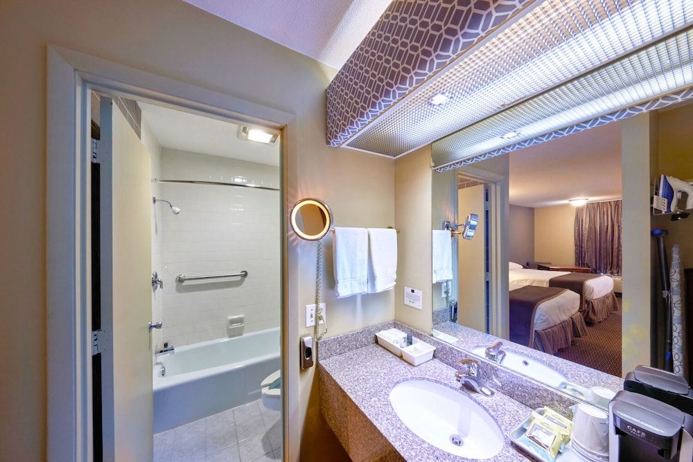 Regency Inn Comfort Single Room, 1 Double Bed 3