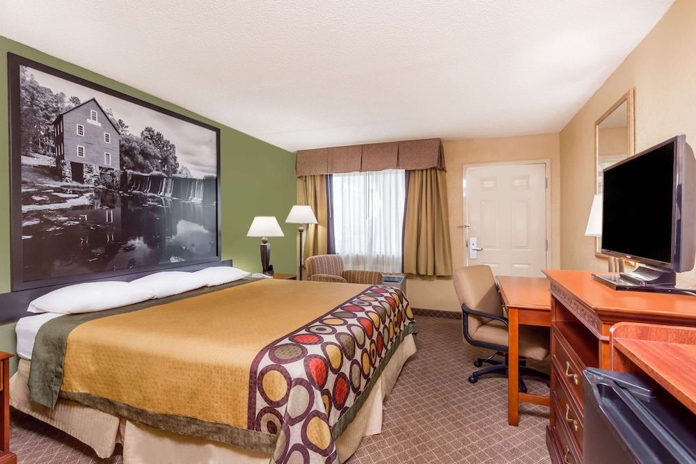 Standard Room, 1 King Bed