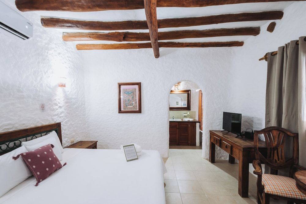 Hotel Casa Bárbara Holbox Superior Room, 1 King Bed, Garden View 2