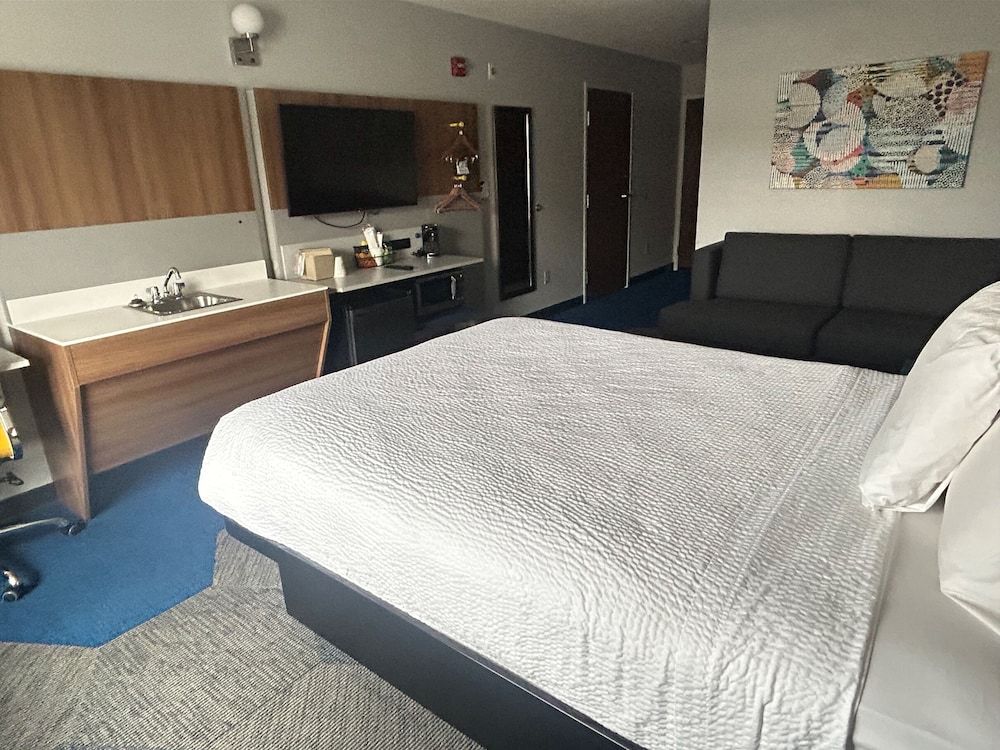 Studio Suite, 1 Queen Bed, Accessible, Non Smoking