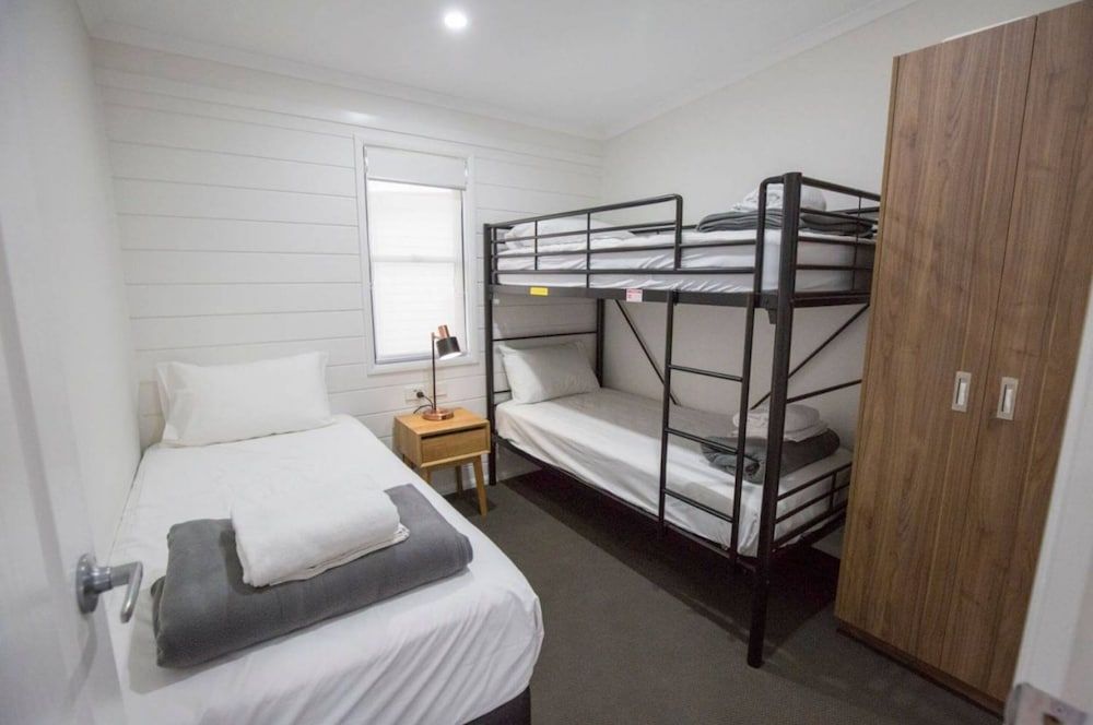 Discovery Parks - Eden Superior 2 Bedroom Cabin - Sleeps 5 2