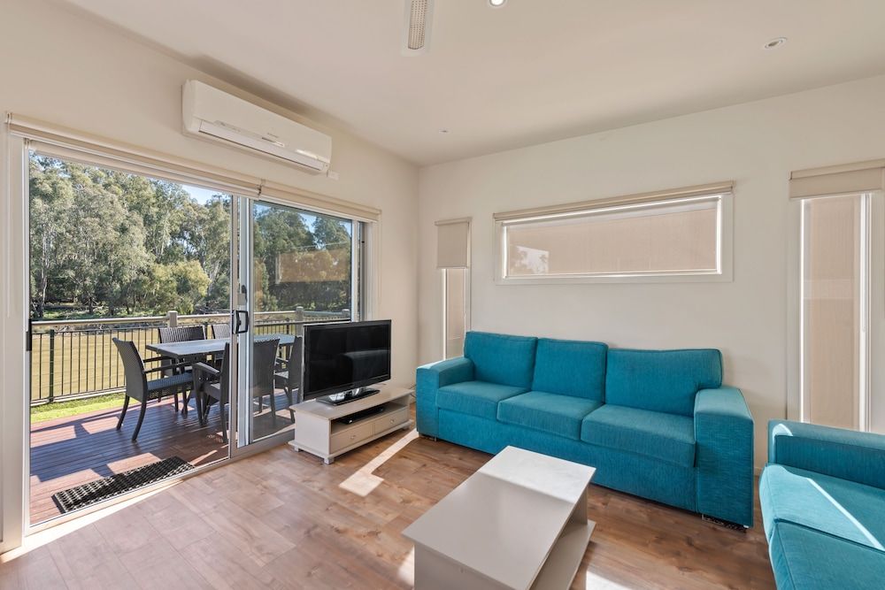 Discovery Parks - Maidens Inn Deluxe 2 Bedroom Riverfront Villa - Sleeps 6 5