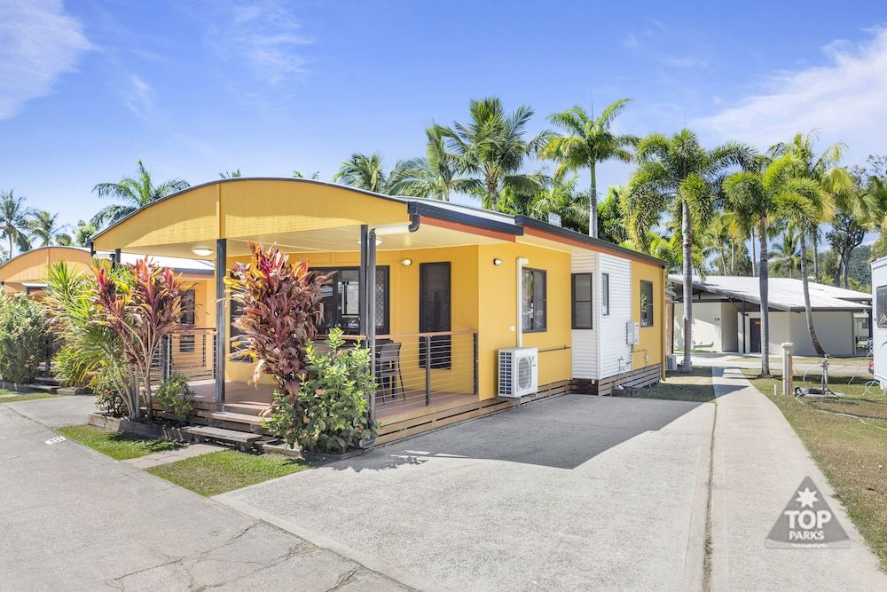 Tasman Holiday Parks - Airlie Beach Tropical Villa, 2 bedrooms (2 queens), kitchen, non smoking 6