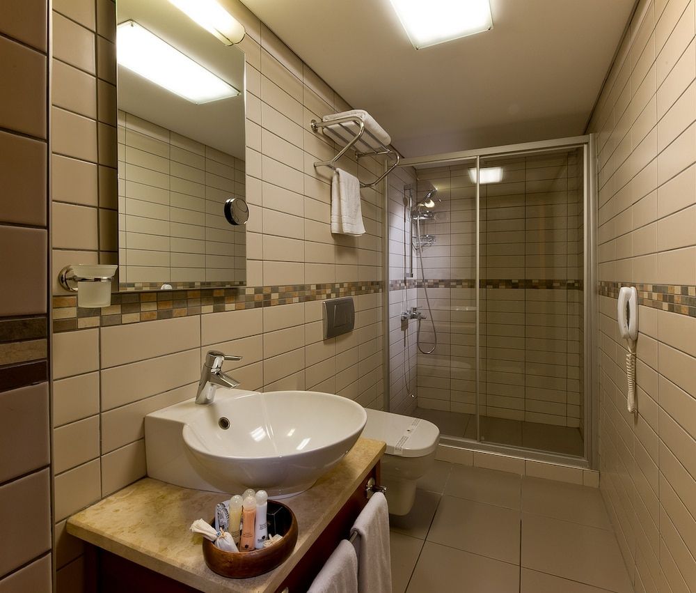 Istanbul Golden City Hotel Standard Double or Twin Room 6