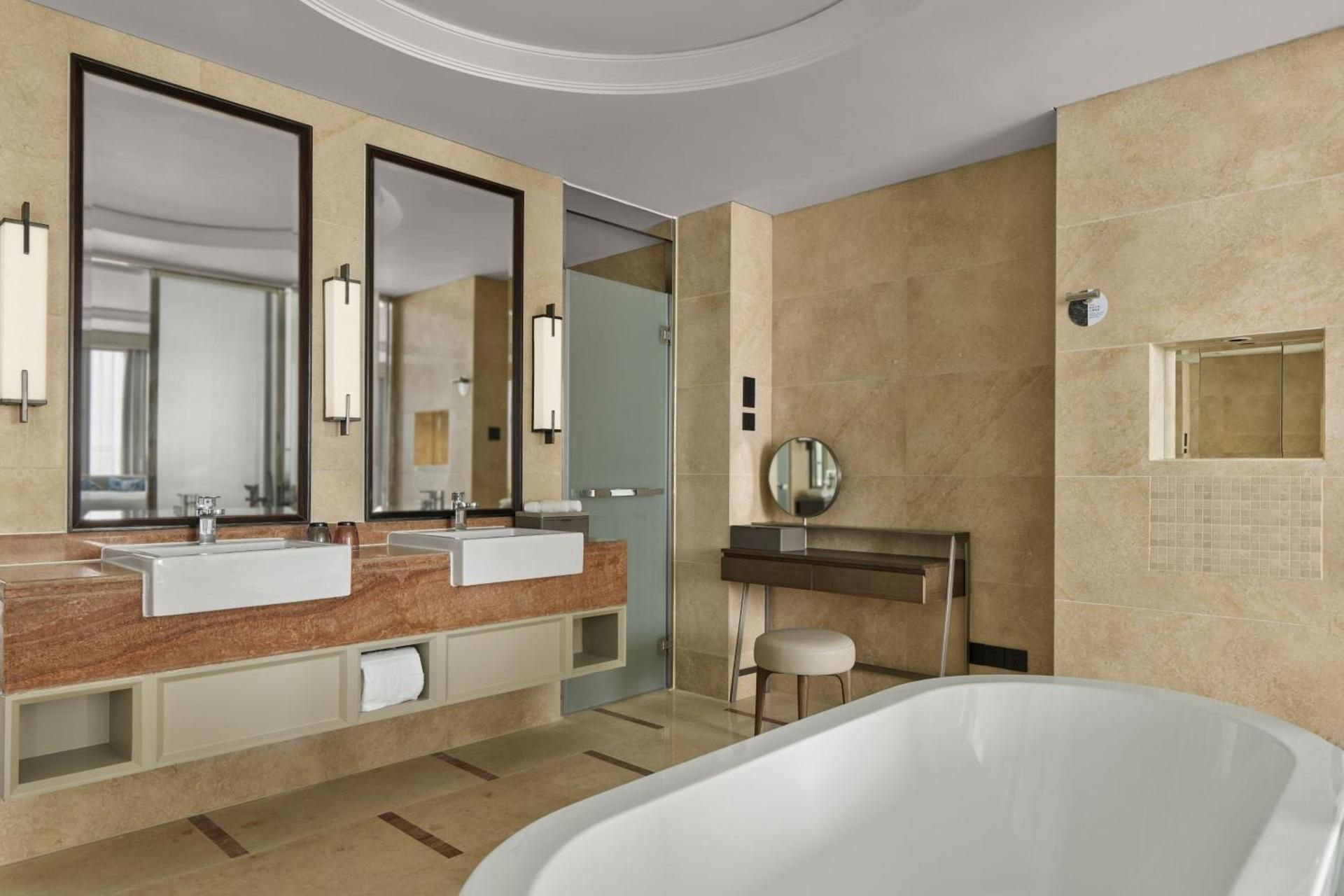 Executive King Suite - Executive Lounge Access