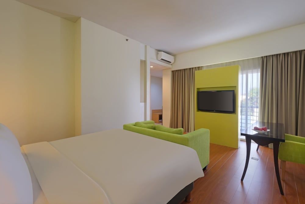 Quest Hotel Simpang Lima - Semarang by ASTON Executive Room