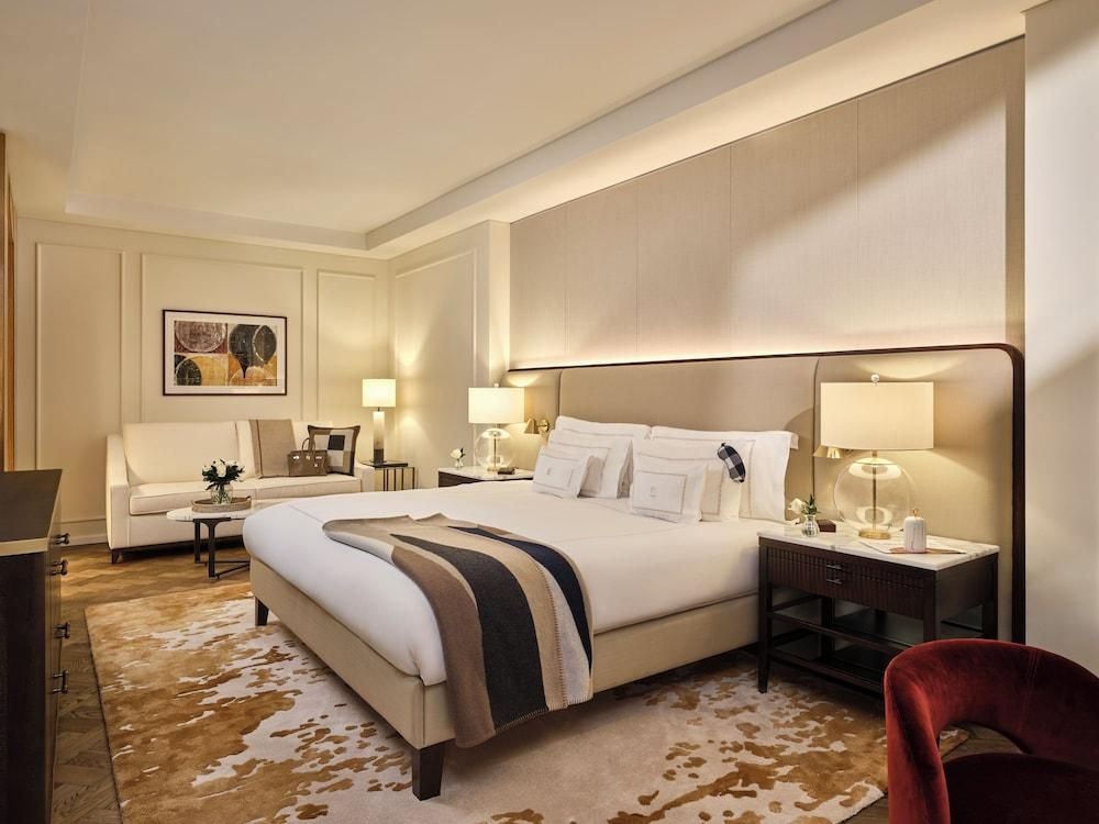 Whitehall Suite
