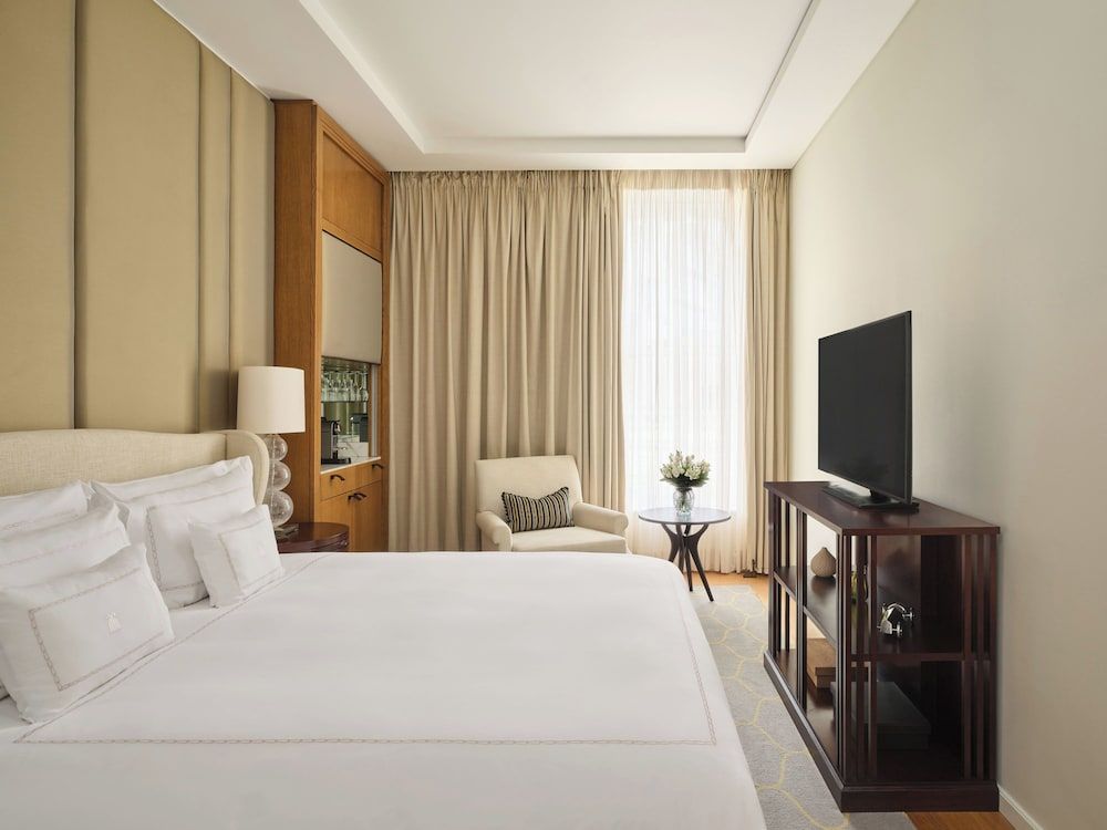 Corinthia London Superior Room, 1 King Bed 2