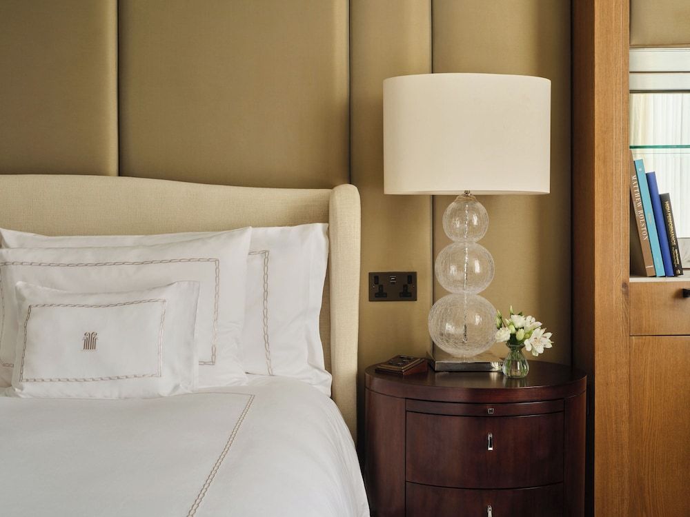 Corinthia London Superior Room, 1 King Bed 3