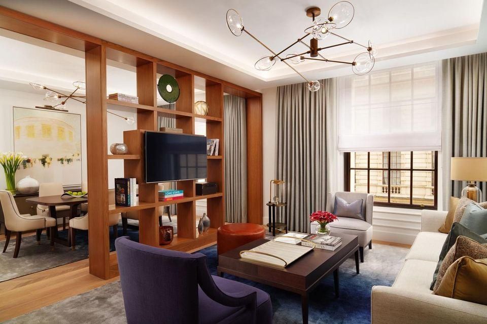 London Suite One King Bed