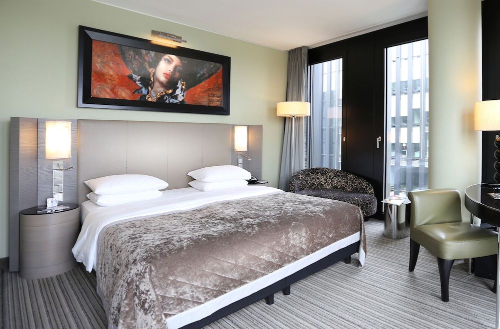 undefined Hyatt Regency Düsseldorf 5