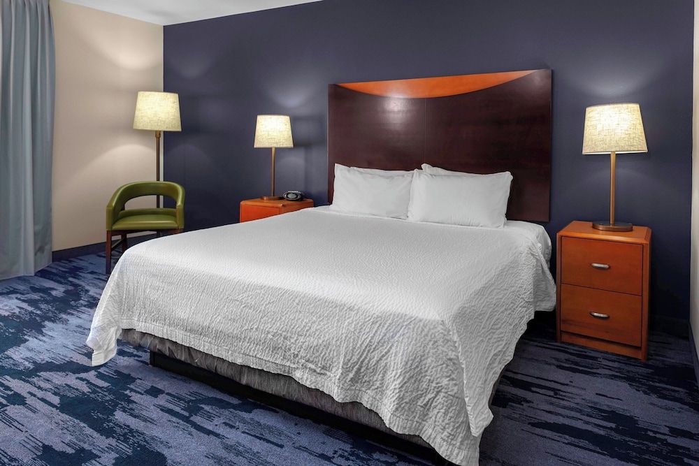 Room, 1 King Bed (Mobility/Hearing Access, Transf Shwr)