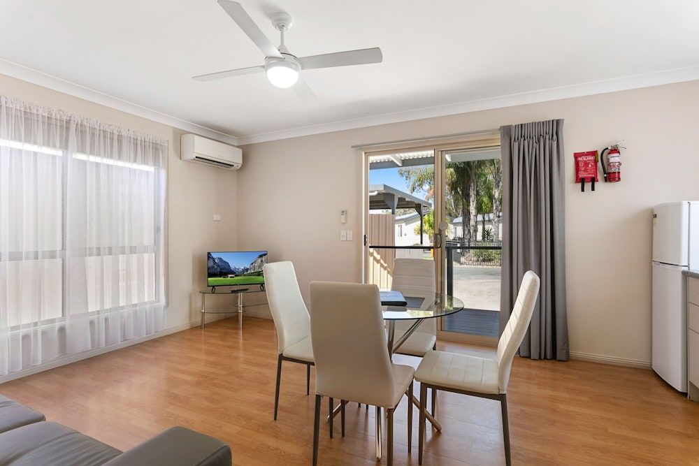 BIG4 Moama Holiday Park Boronia One Bedroom Cabin 3