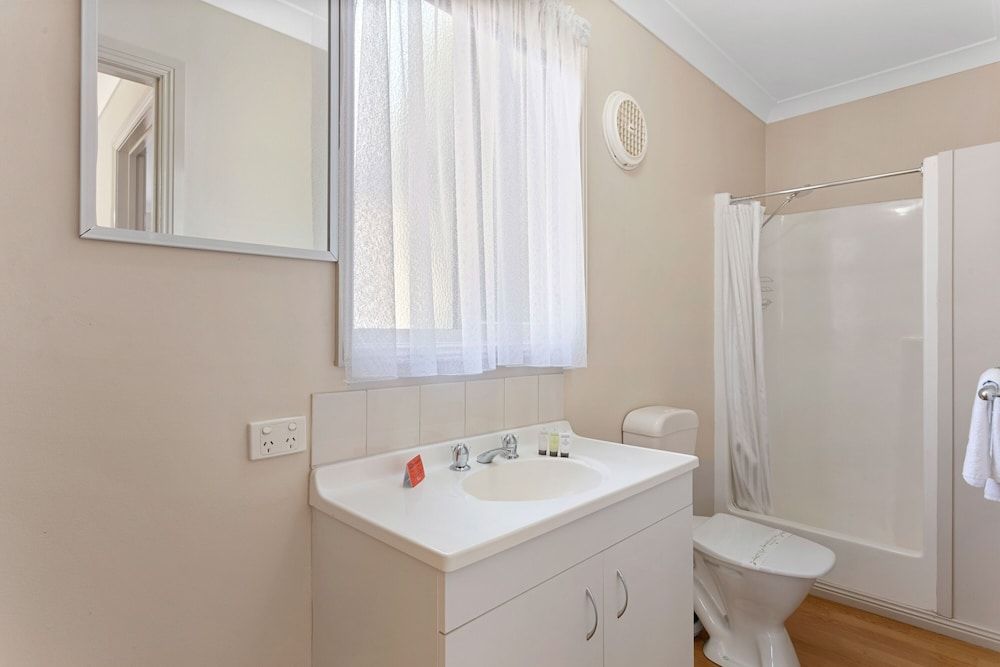 BIG4 Moama Holiday Park Boronia One Bedroom Cabin 2