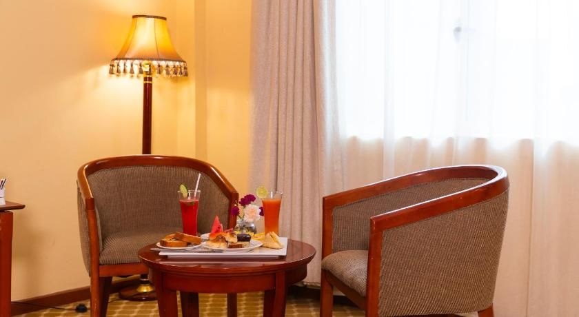 Dreamliner Hotel Deluxe King Room 27