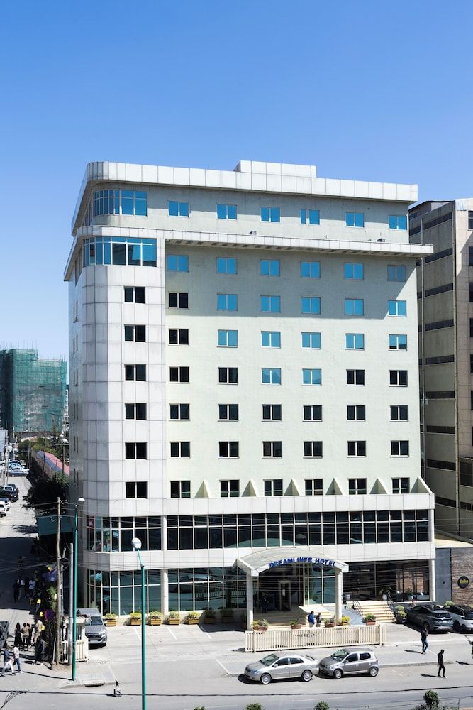 undefined Dreamliner Hotel 2