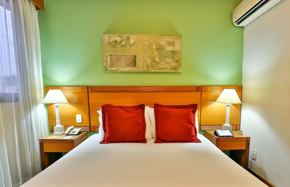 undefined Quality Suites Vila Olimpia 4