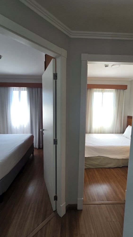 undefined Quality Suites Vila Olimpia 10