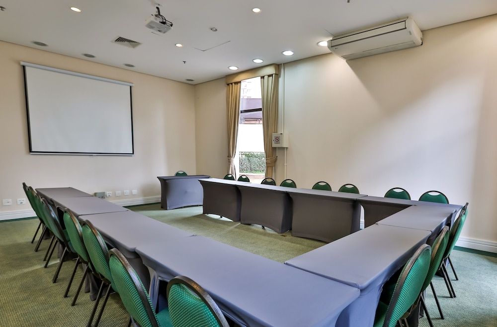 undefined Quality Suites Vila Olimpia 10