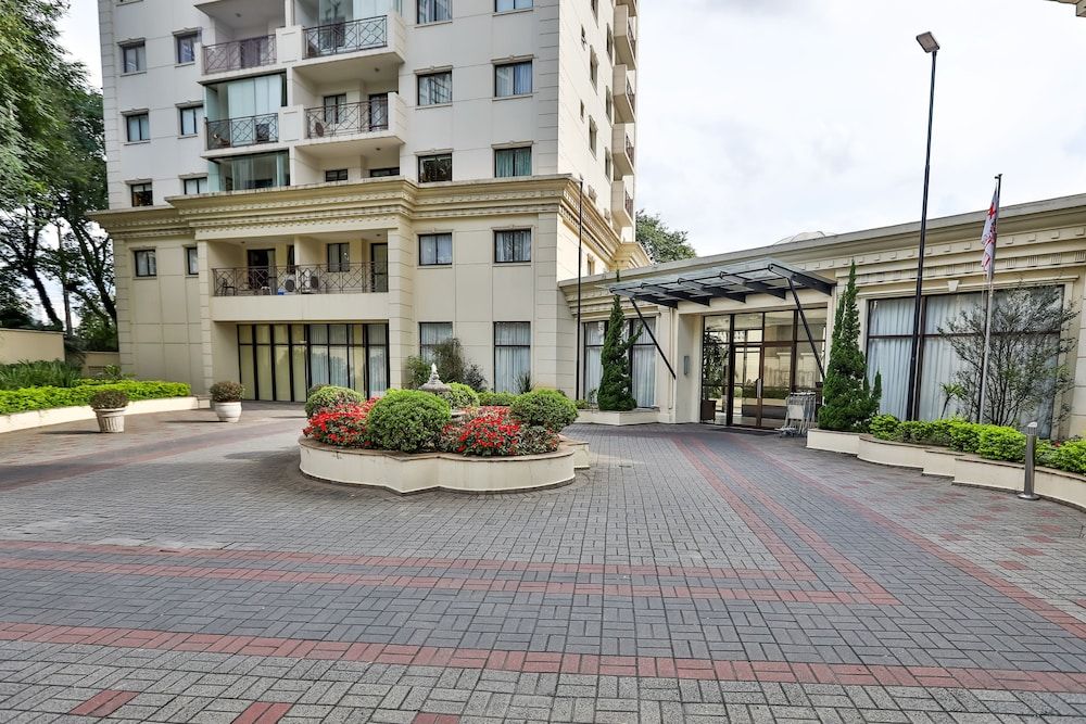 undefined Quality Suites Vila Olimpia 7