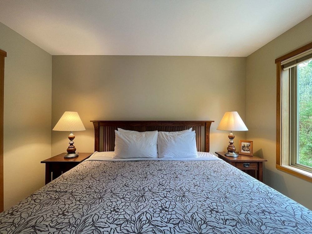 undefined Whispering Pines 5