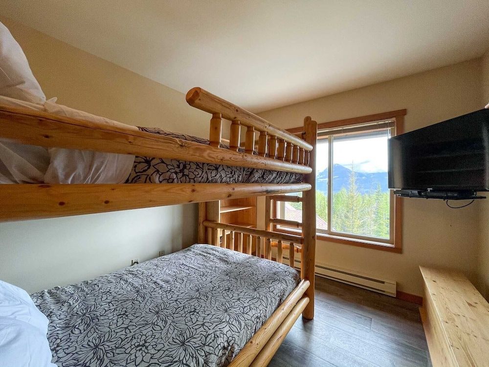 undefined Whispering Pines 4