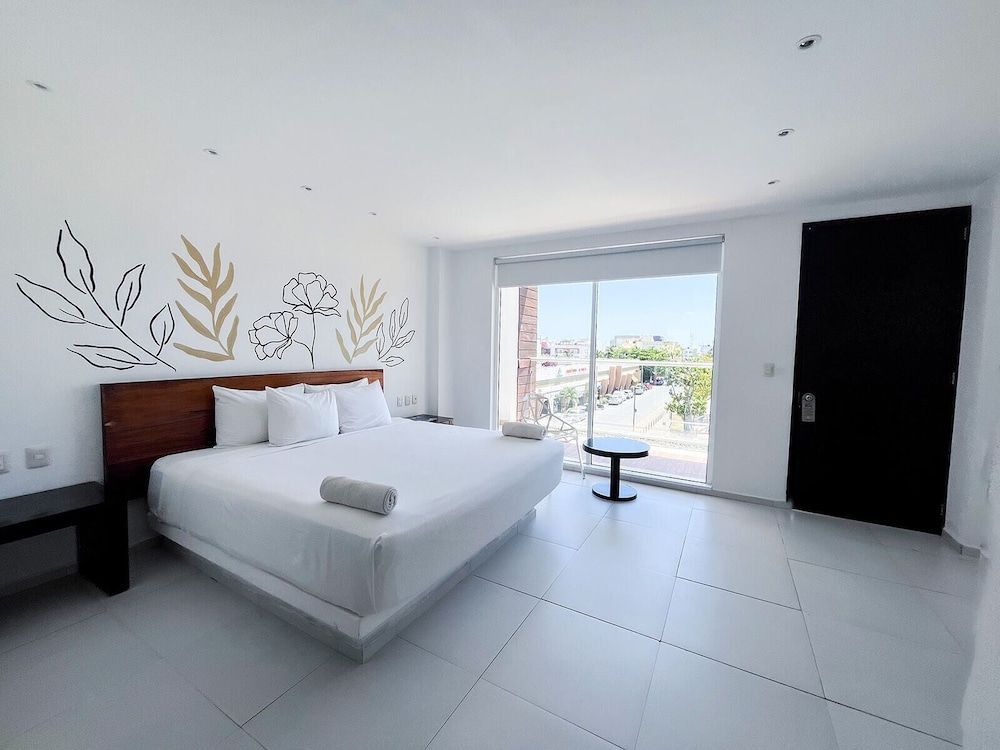 Cache Hotel Boutique - Adults Only Standard Double Room, 1 King Bed, Pool Access 9