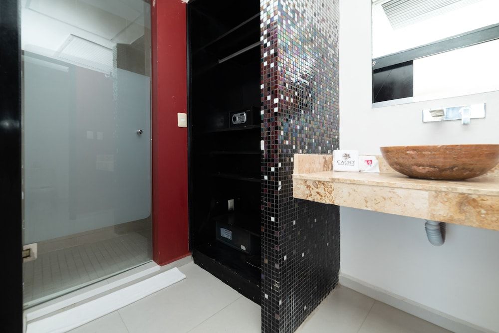 Cache Hotel Boutique - Adults Only Standard Double Room, 1 King Bed, Pool Access 14