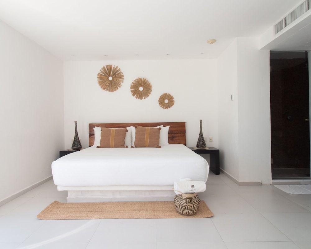 Cache Hotel Boutique - Adults Only Standard Double Room, 1 King Bed, Pool Access 7