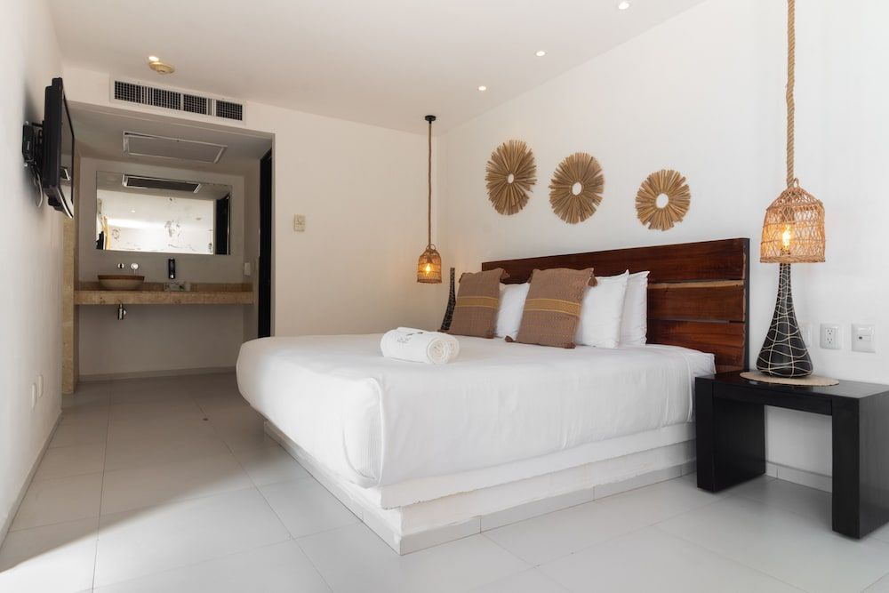 Cache Hotel Boutique - Adults Only Standard Double Room, 1 King Bed, Pool Access 4