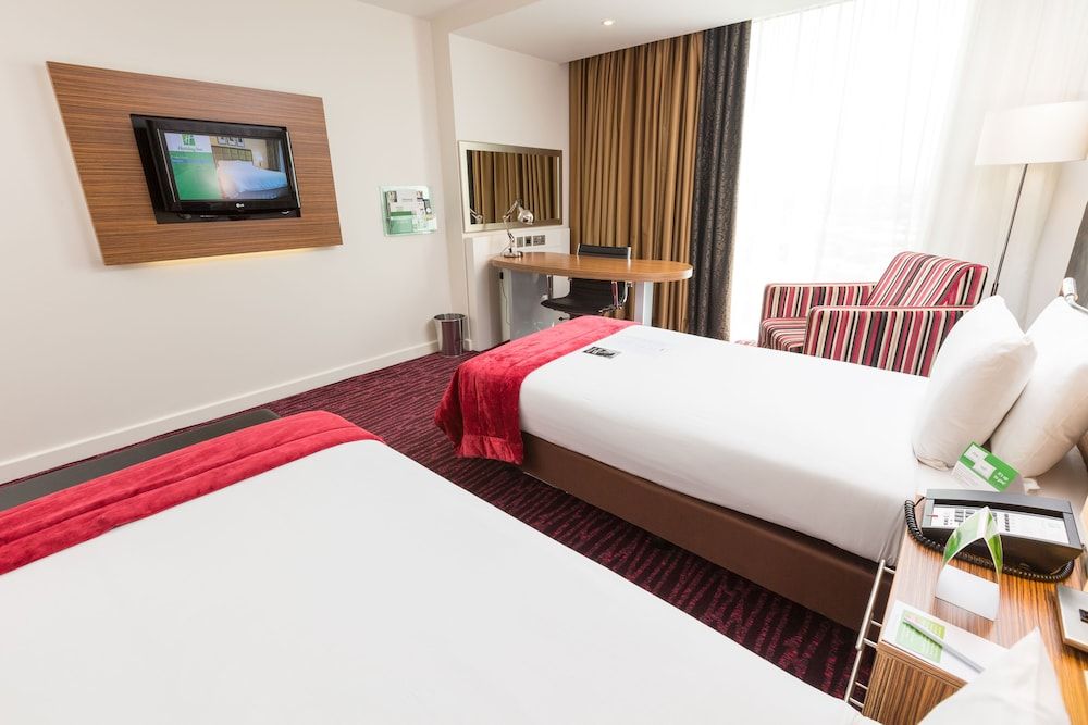 Standard Room, 2 Twin Beds (Top Floor)