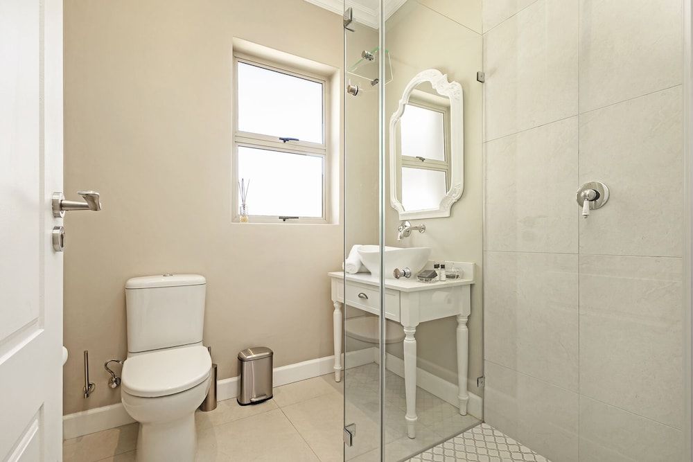 L'ermitage - Franschhoek Chateau & Villas Luxury Villa, 2 Bedrooms, River View 9