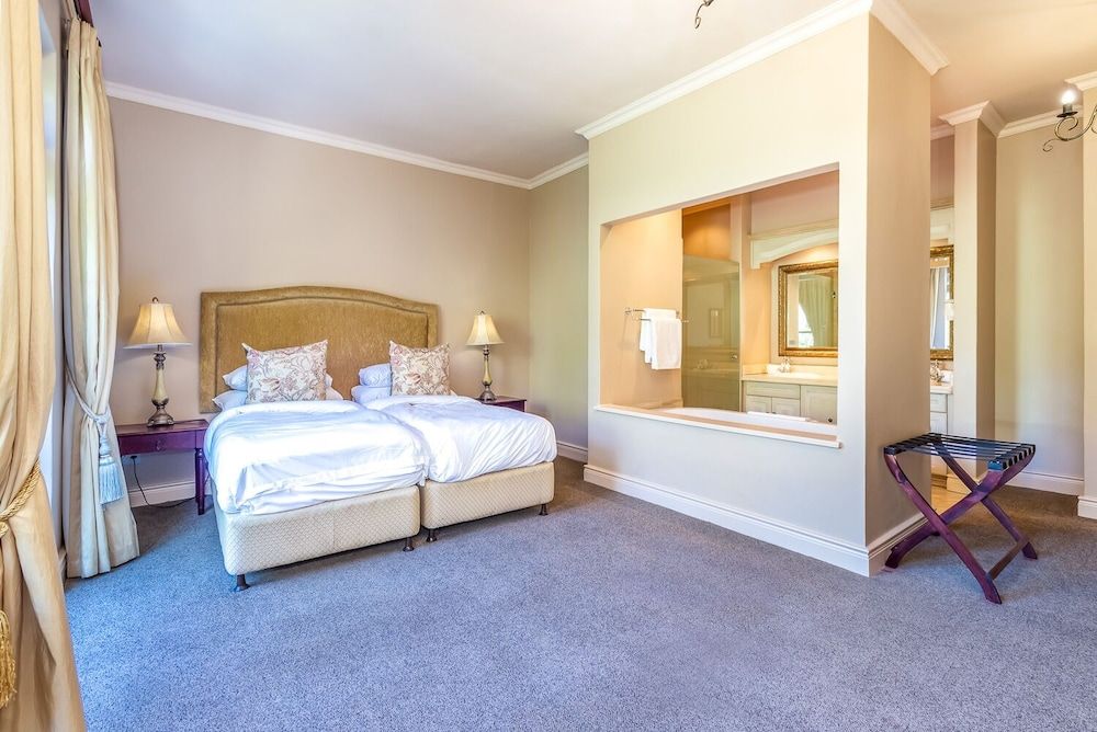 L'ermitage - Franschhoek Chateau & Villas Villa, 2 Bedrooms, Mountain View 2